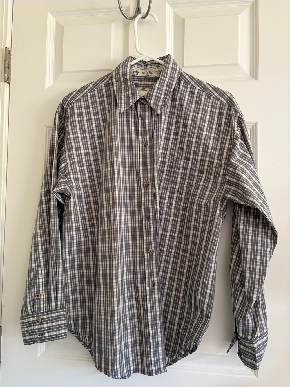 NWOT-Abercrombie & Fitch Gray and White Plaid Button-Down Shirt